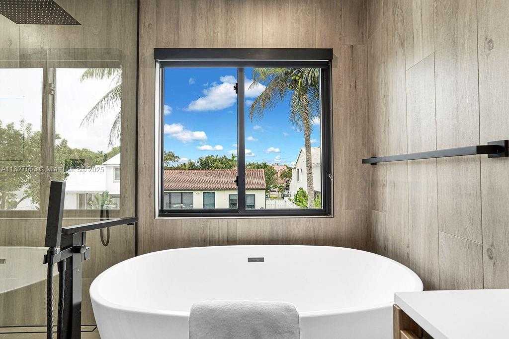 Small Image of 10746 CHARLESTON PL, Cooper City Number 39