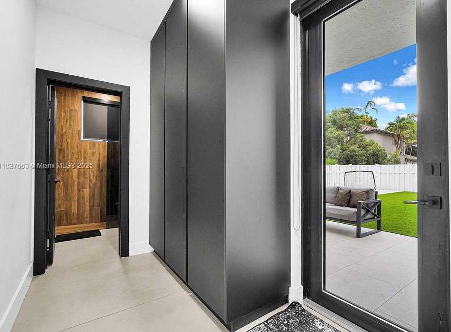 Small Image of 10746 CHARLESTON PL, Cooper City Number 46