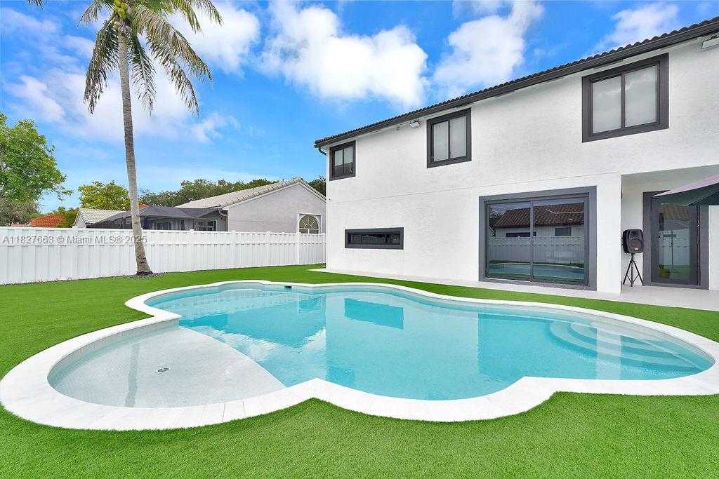 Small Image of 10746 CHARLESTON PL, Cooper City Number 52