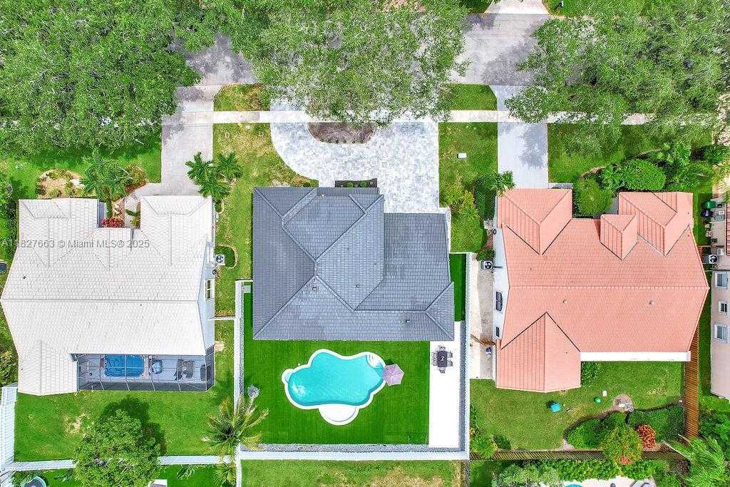 Small Image of 10746 CHARLESTON PL, Cooper City Number 65
