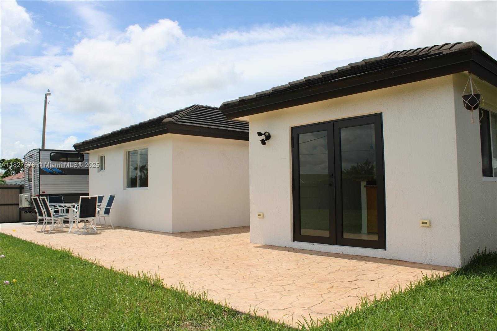 Small Image of 16266 SOUTH WEST 303RD LN, Homestead Number 14