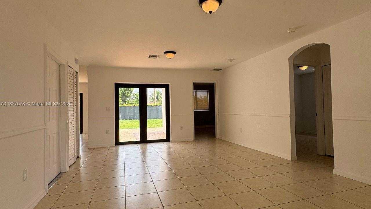 Small Image of 16266 SOUTH WEST 303RD LN, Homestead Number 17
