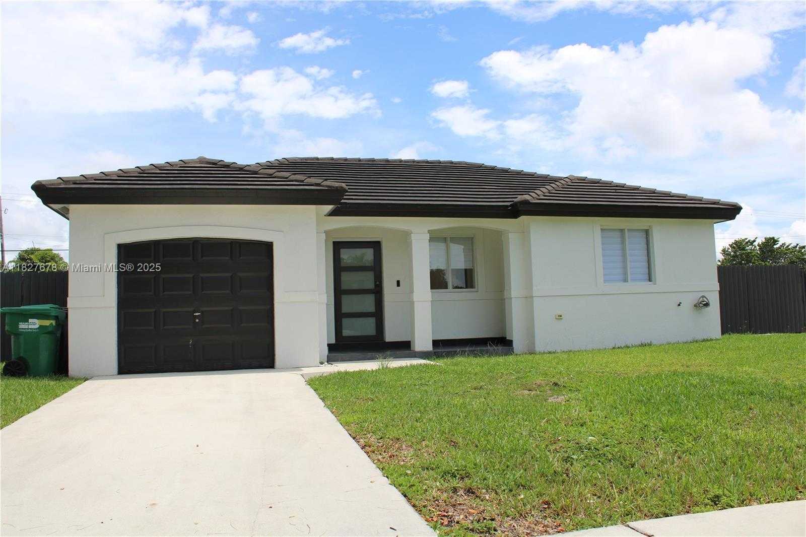 Small Image of 16266 SOUTH WEST 303RD LN, Homestead Number 2