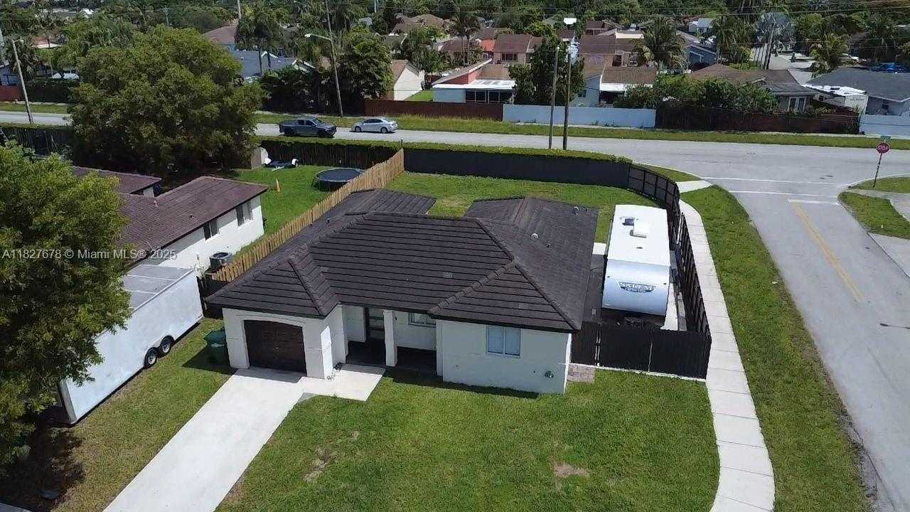 Small Image of 16266 SOUTH WEST 303RD LN, Homestead Number 8