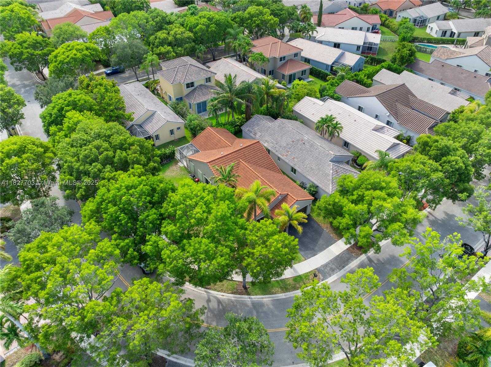 Small Image of 4361 MAHOGANY RIDGE DR, Weston Number 2