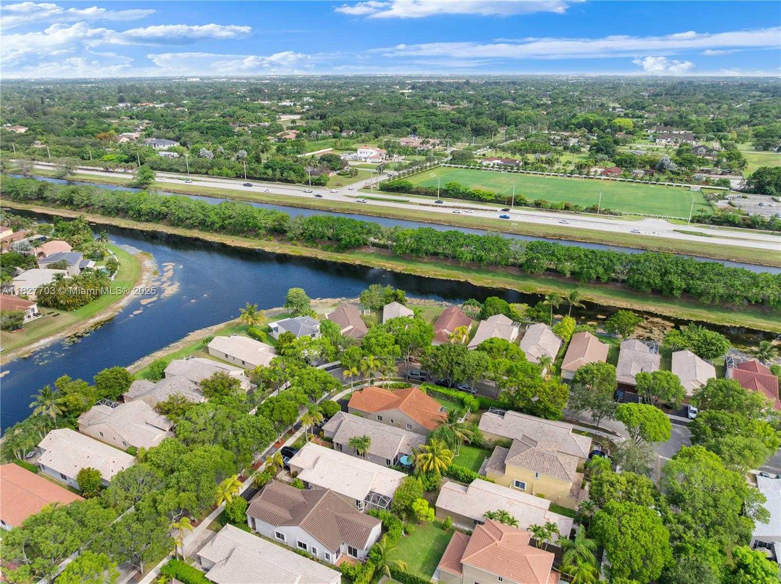 Small Image of 4361 MAHOGANY RIDGE DR, Weston Number 6