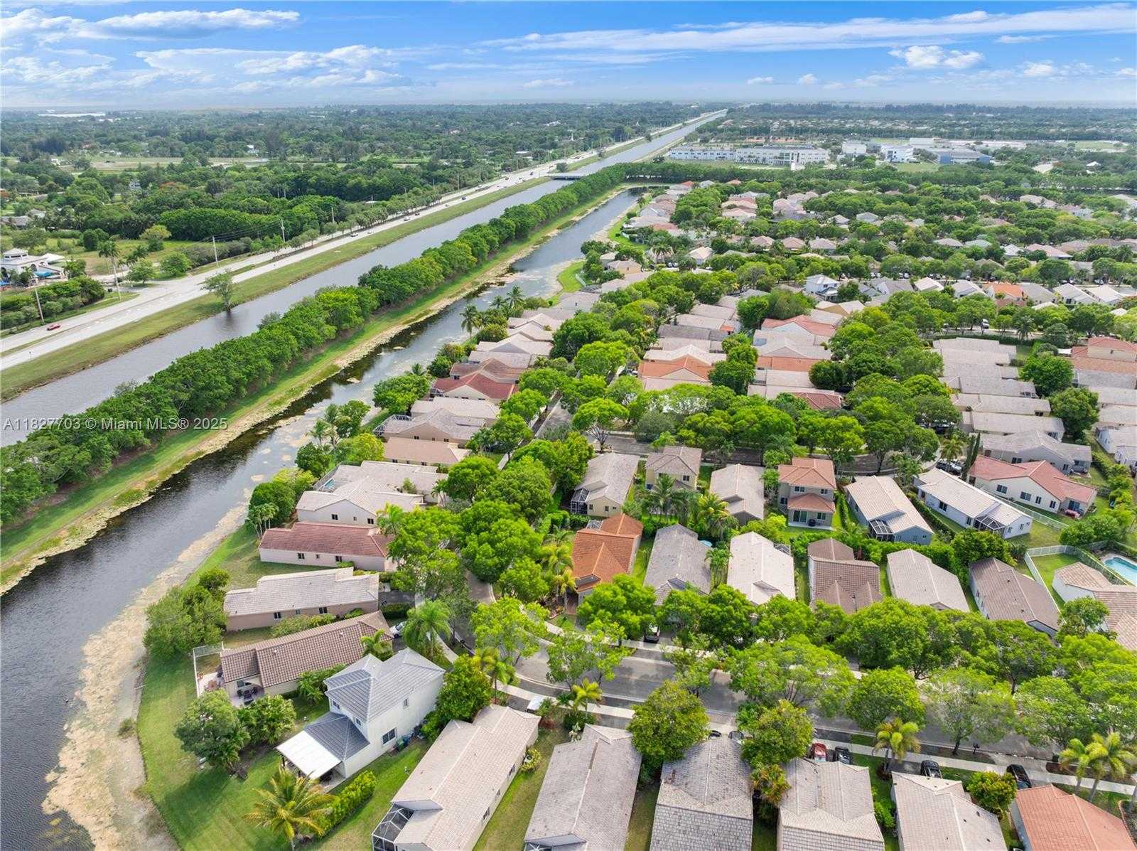Small Image of 4361 MAHOGANY RIDGE DR, Weston Number 7