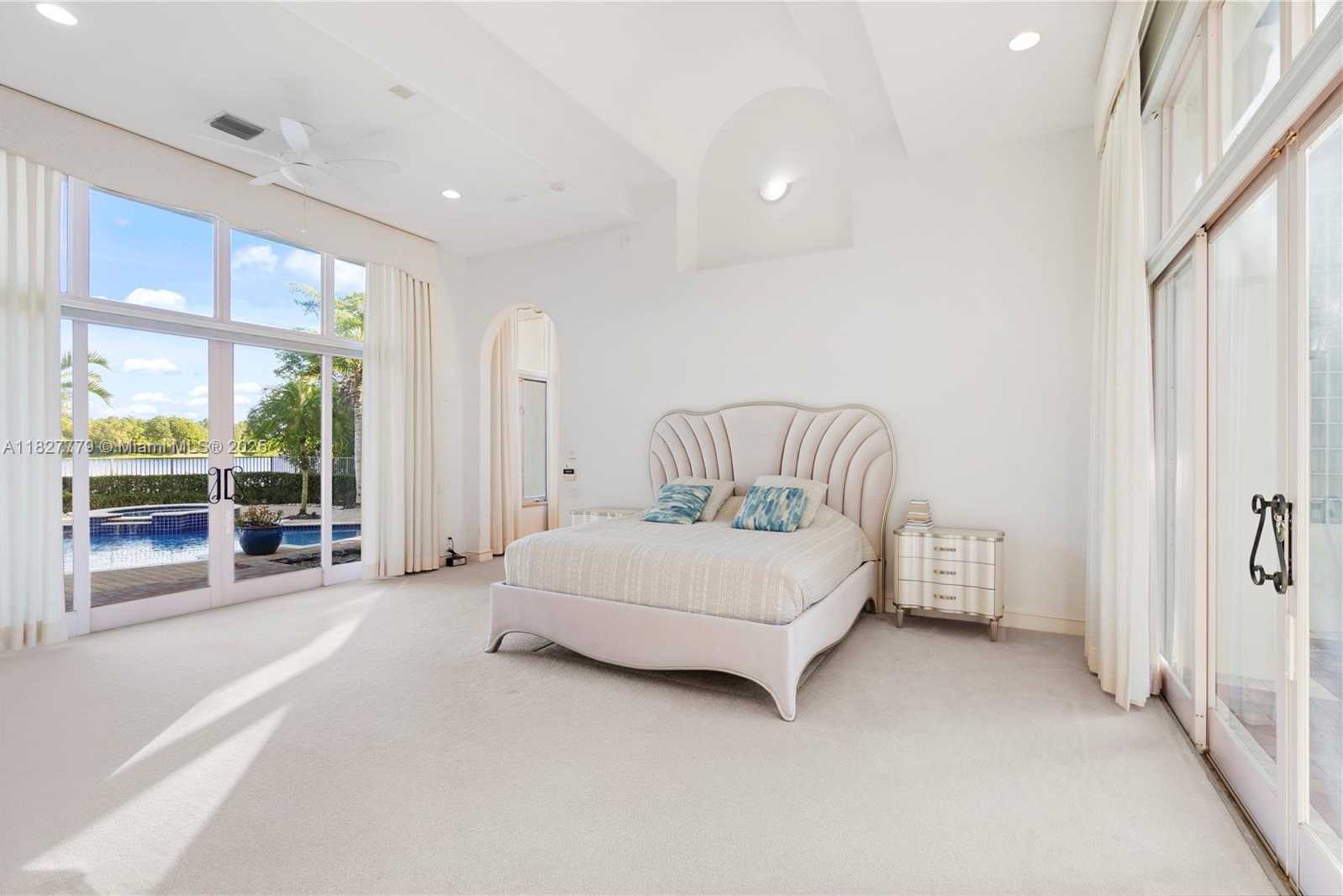 Small Image of 2939 PADDOCK LN, Weston Number 31