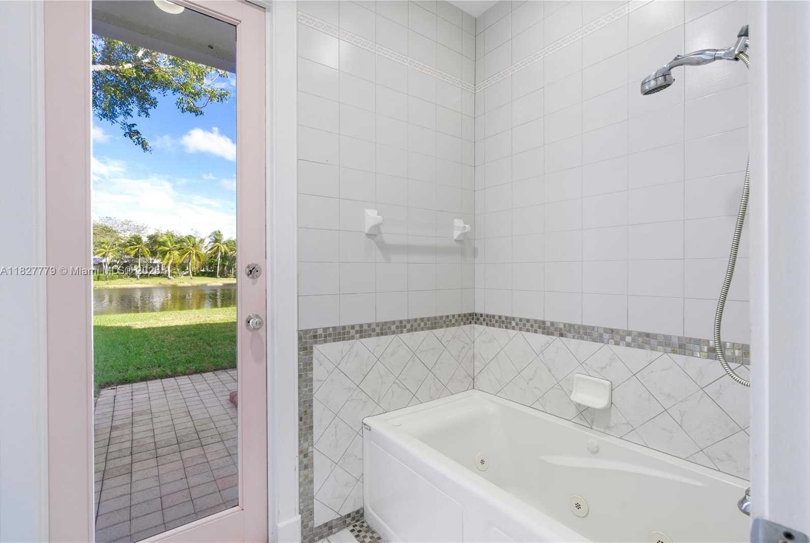 Small Image of 2939 PADDOCK LN, Weston Number 45