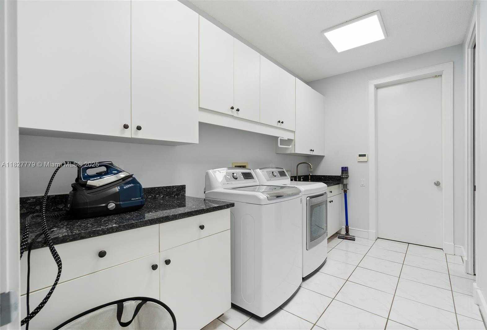 Small Image of 2939 PADDOCK LN, Weston Number 46