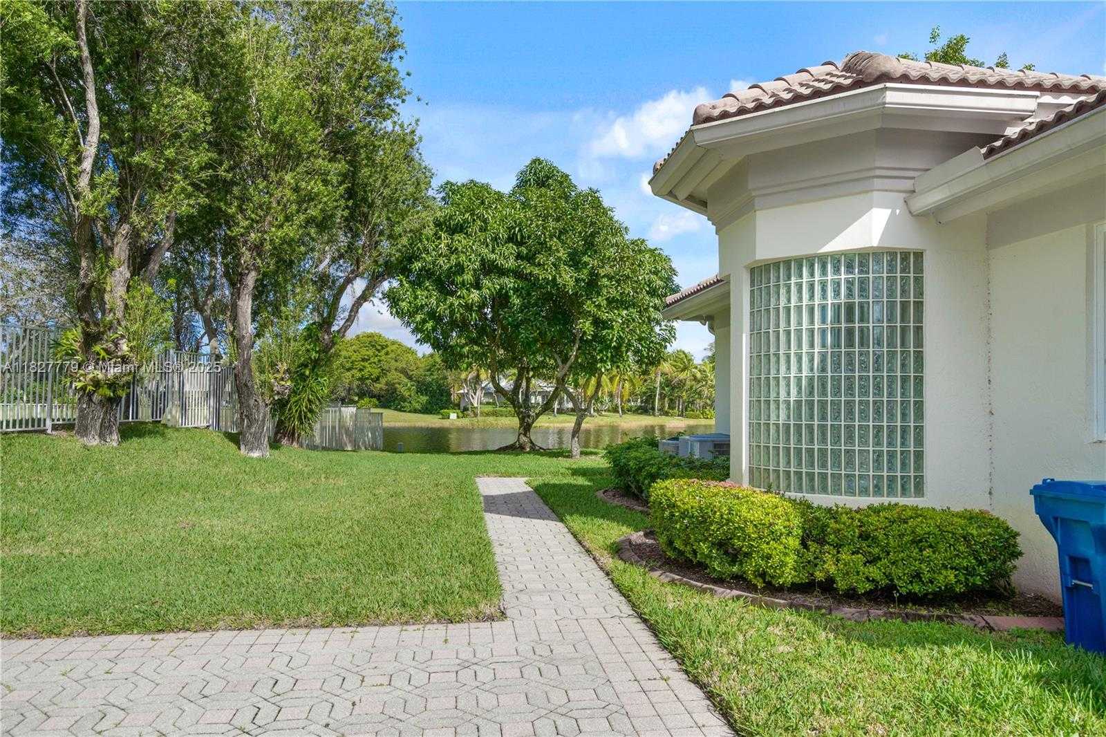 Small Image of 2939 PADDOCK LN, Weston Number 59