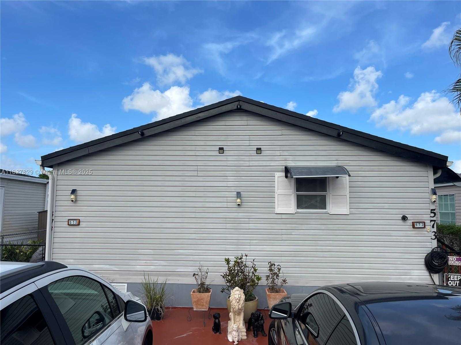 Small Image of 19800 SOUTH WEST 180TH AVE UNIT 573, Miami Number 2
