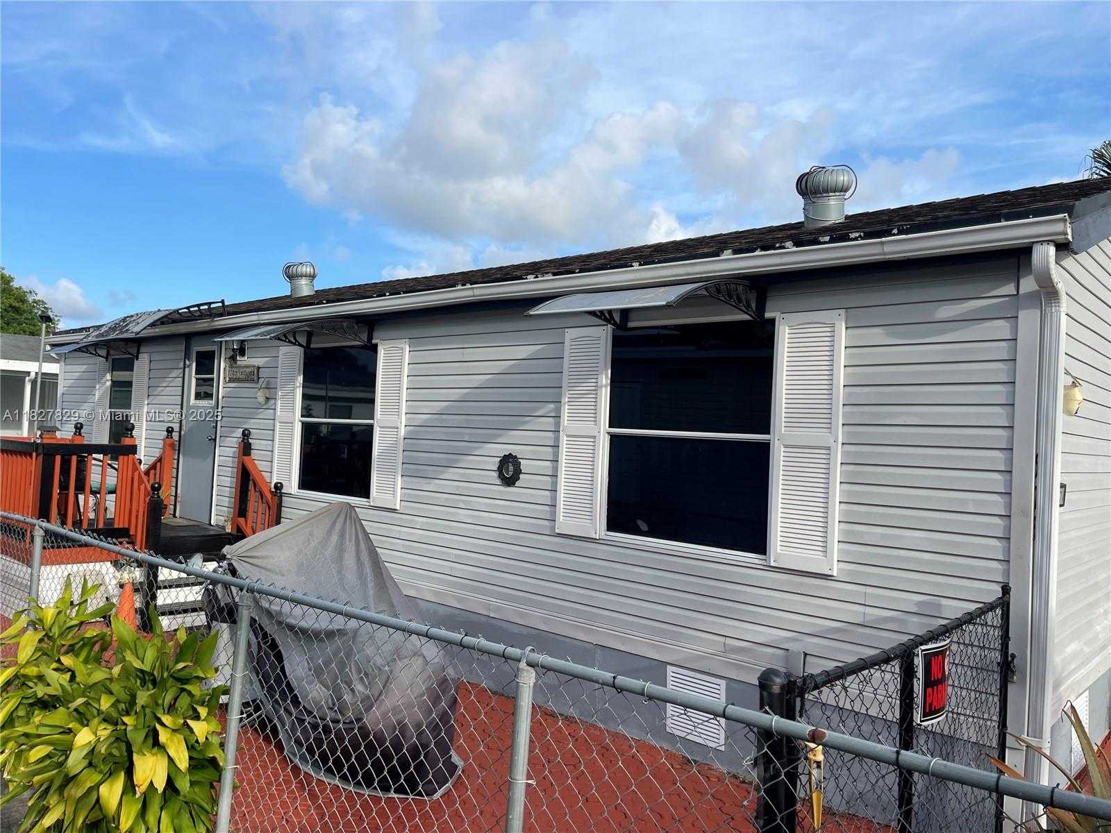 Small Image of 19800 SOUTH WEST 180TH AVE UNIT 573, Miami Number 4
