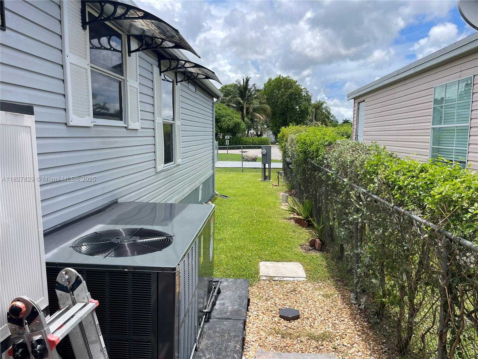 Small Image of 19800 SOUTH WEST 180TH AVE UNIT 573, Miami Number 5