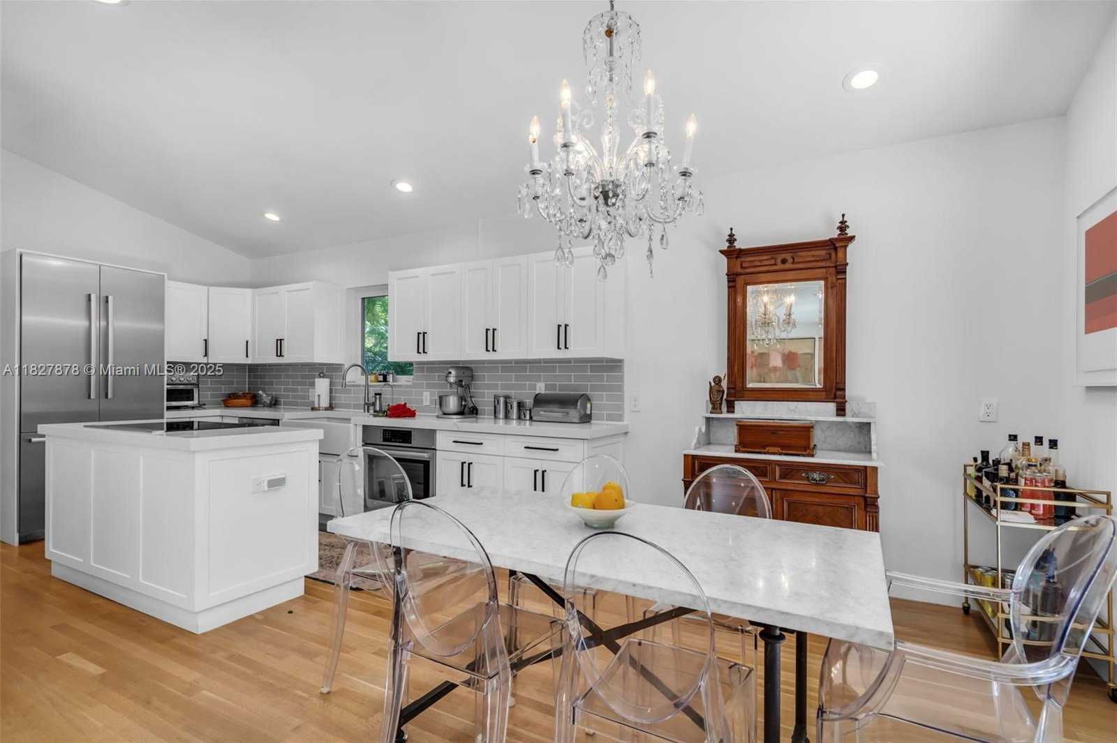 Small Image of 3865 POINCIANA AVE, Miami Number 10
