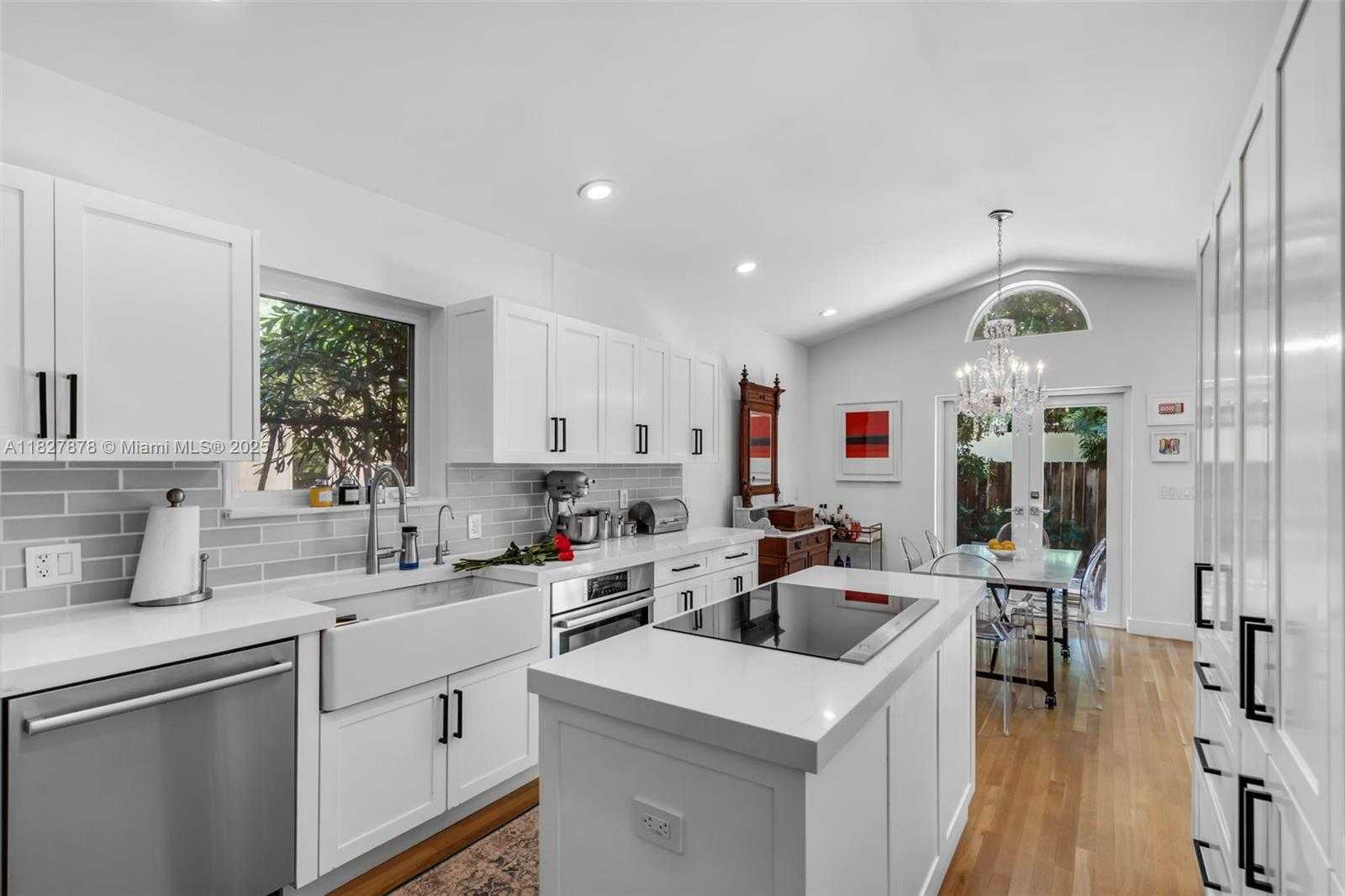 Small Image of 3865 POINCIANA AVE, Miami Number 14