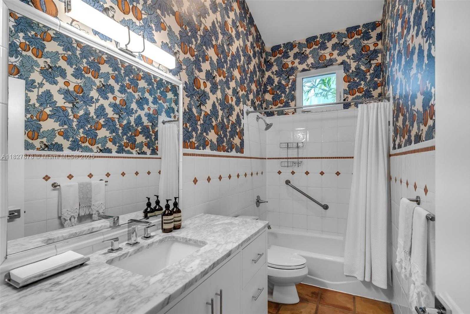 Small Image of 3865 POINCIANA AVE, Miami Number 18