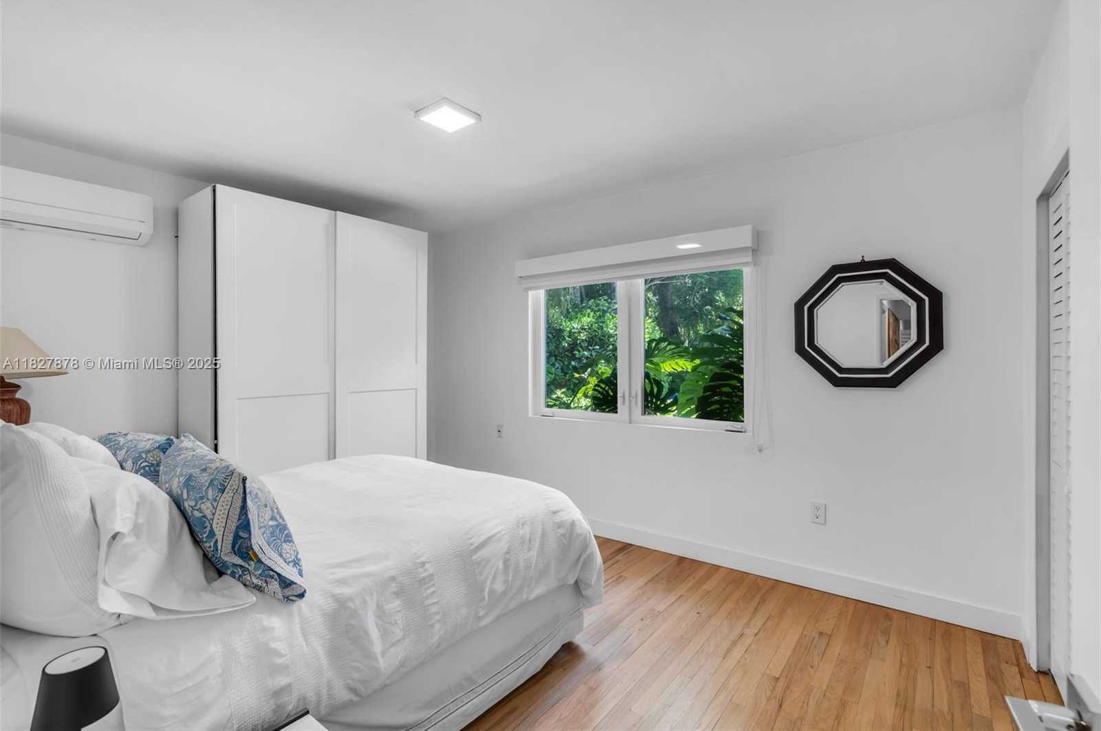 Small Image of 3865 POINCIANA AVE, Miami Number 19