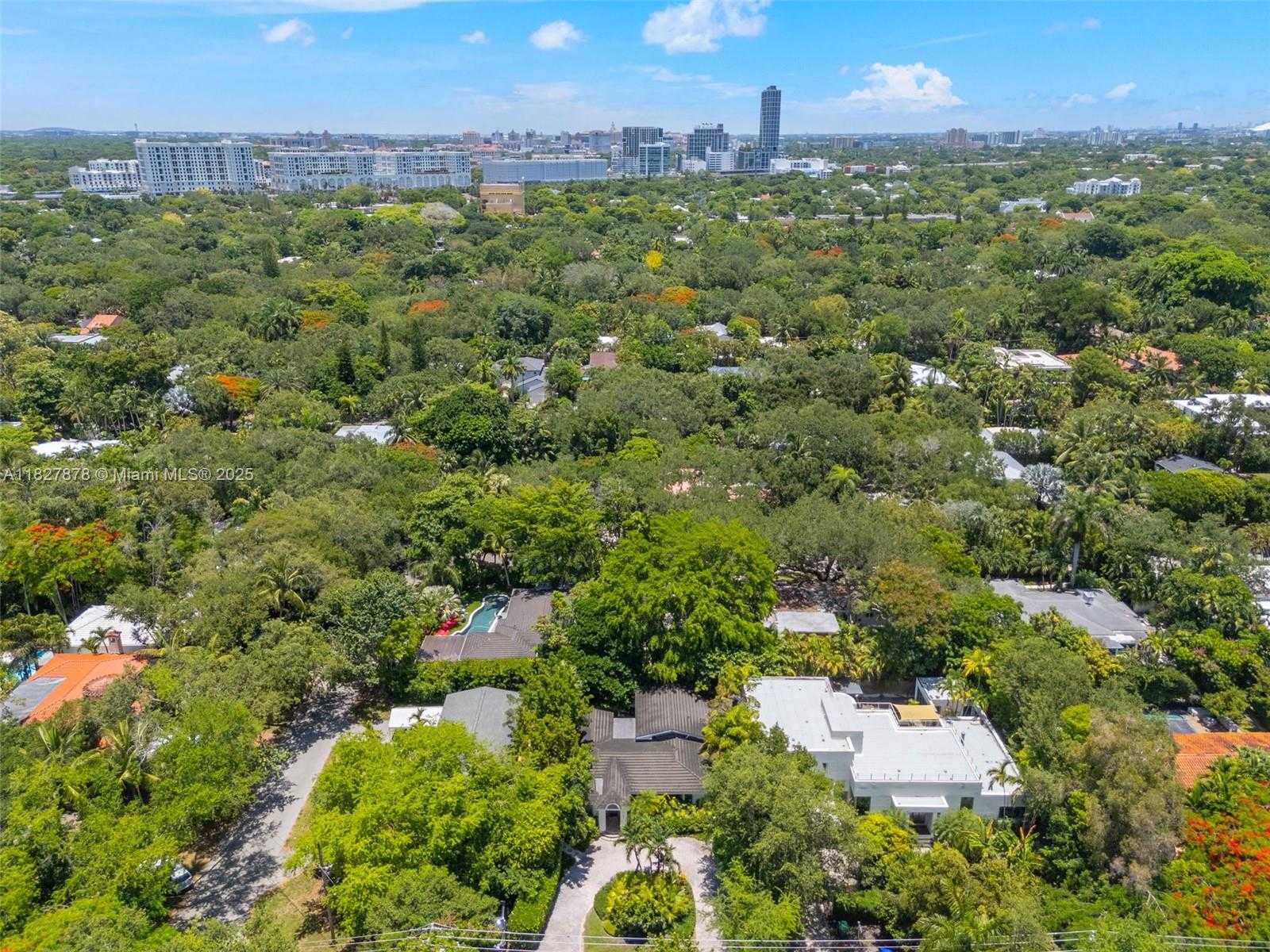 Small Image of 3865 POINCIANA AVE, Miami Number 34