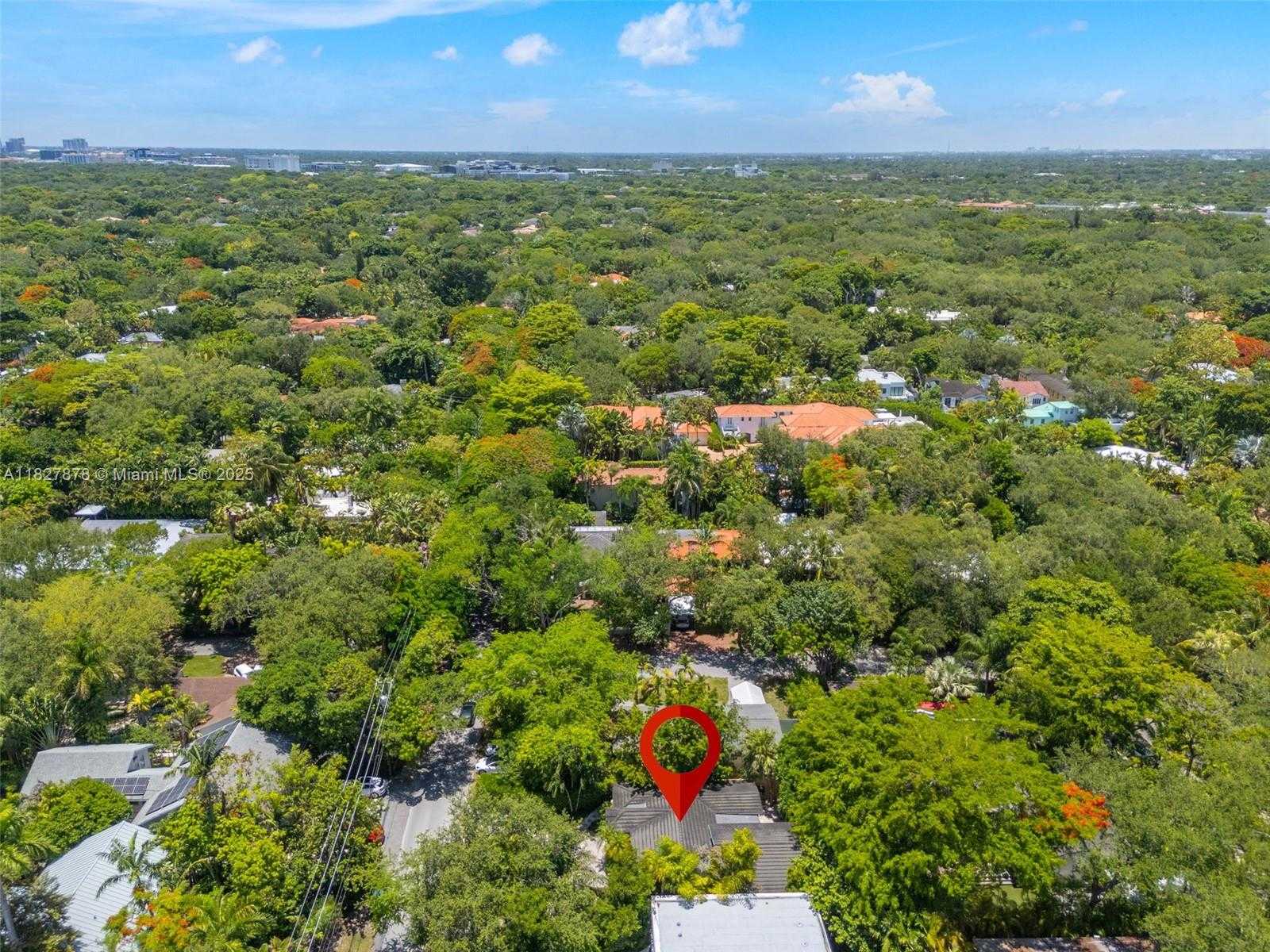 Small Image of 3865 POINCIANA AVE, Miami Number 35