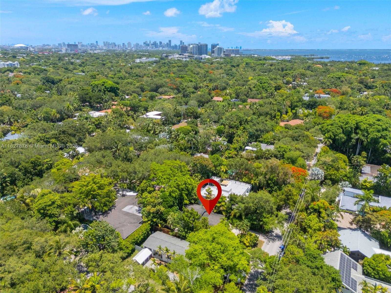 Small Image of 3865 POINCIANA AVE, Miami Number 39
