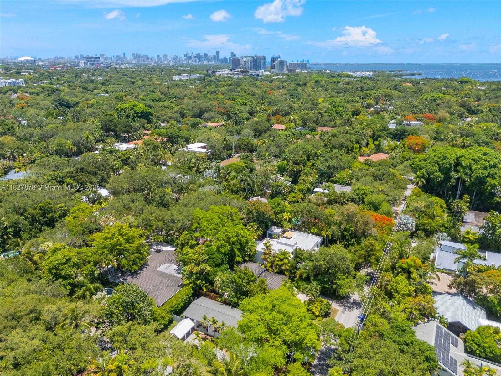 Small Image of 3865 POINCIANA AVE, Miami Number 40