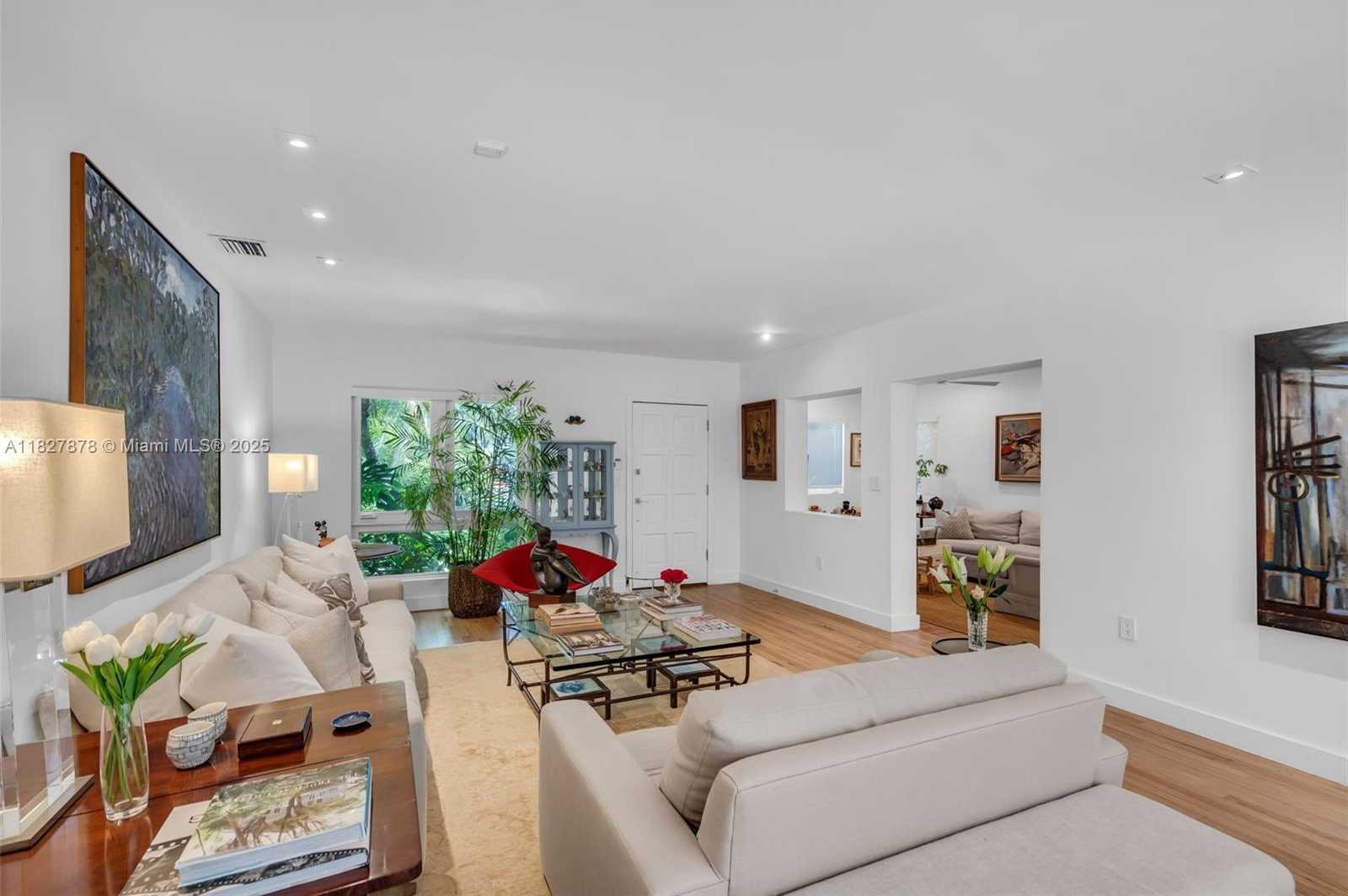 Small Image of 3865 POINCIANA AVE, Miami Number 7