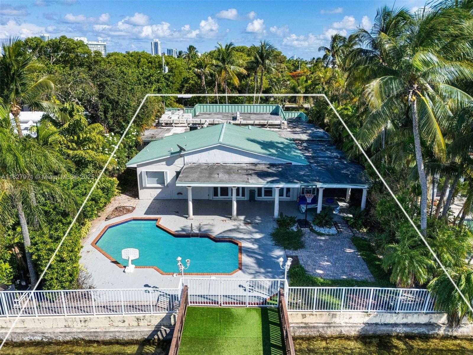 Small Image of 1375 NORTH BISCAYNE POINT RD, Miami Beach Number 13