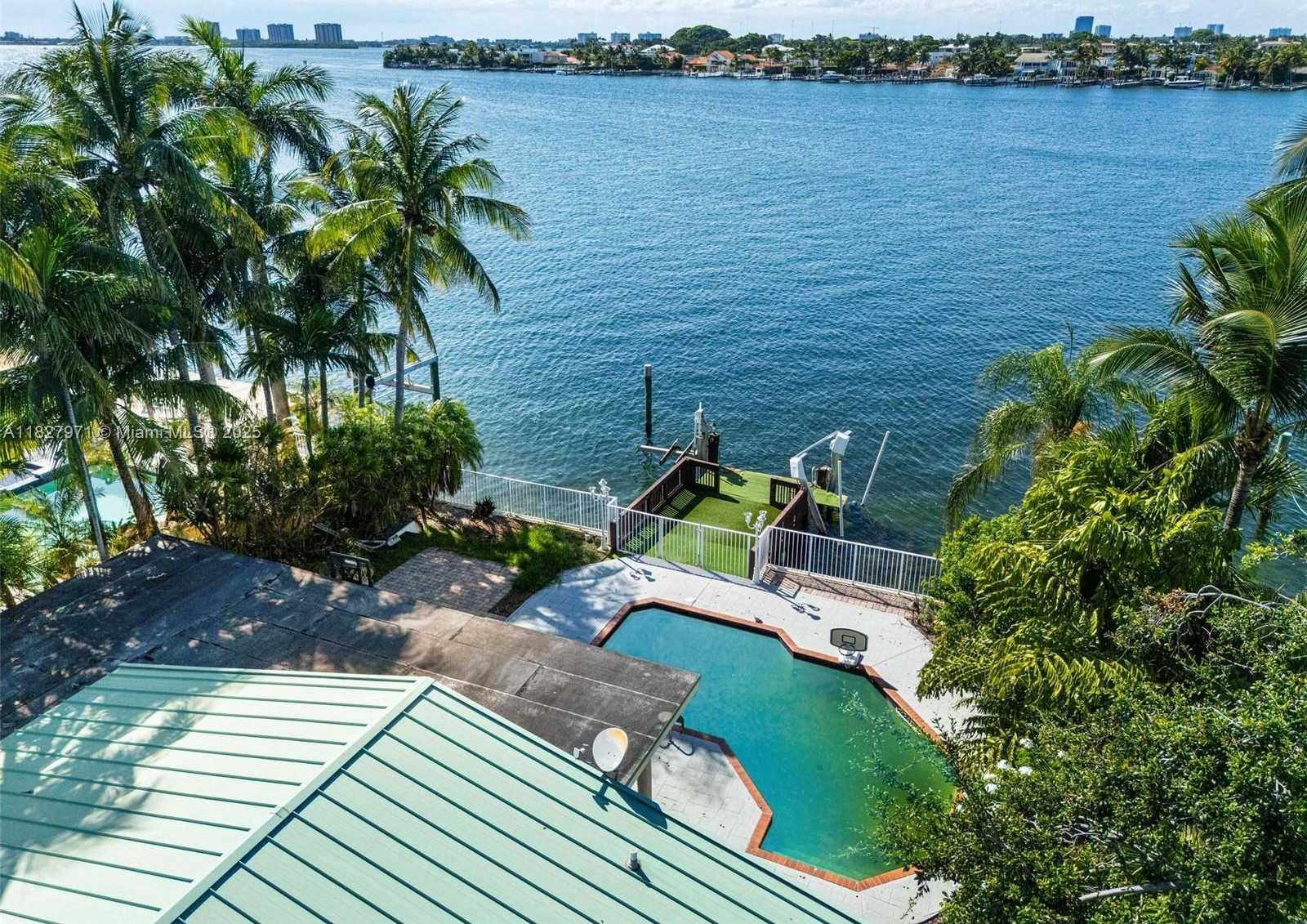 Small Image of 1375 NORTH BISCAYNE POINT RD, Miami Beach Number 15