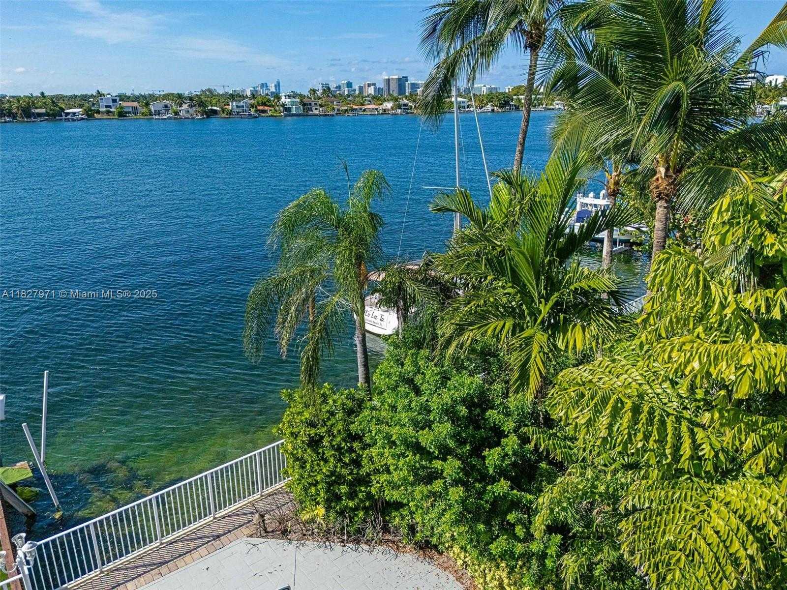 Small Image of 1375 NORTH BISCAYNE POINT RD, Miami Beach Number 16