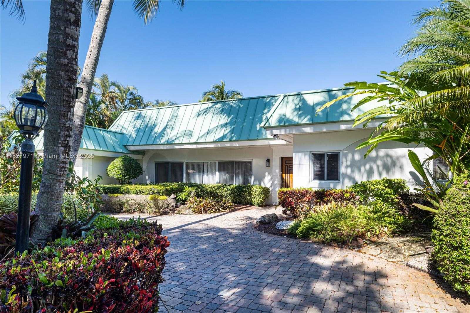 Small Image of 1375 NORTH BISCAYNE POINT RD, Miami Beach Number 17