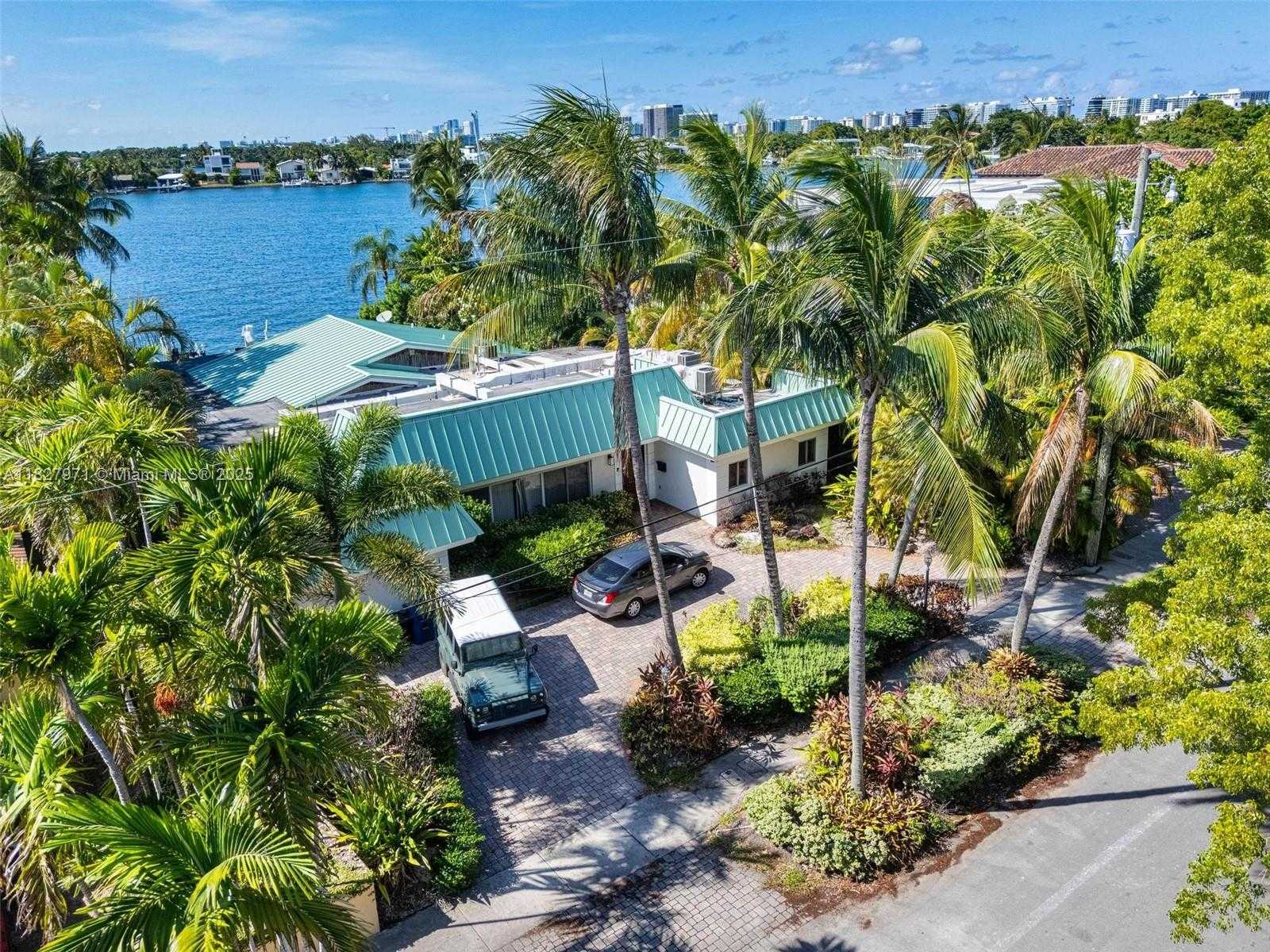 Small Image of 1375 NORTH BISCAYNE POINT RD, Miami Beach Number 3