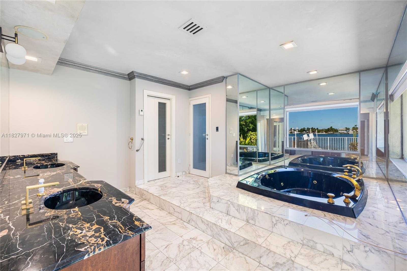 Small Image of 1375 NORTH BISCAYNE POINT RD, Miami Beach Number 30