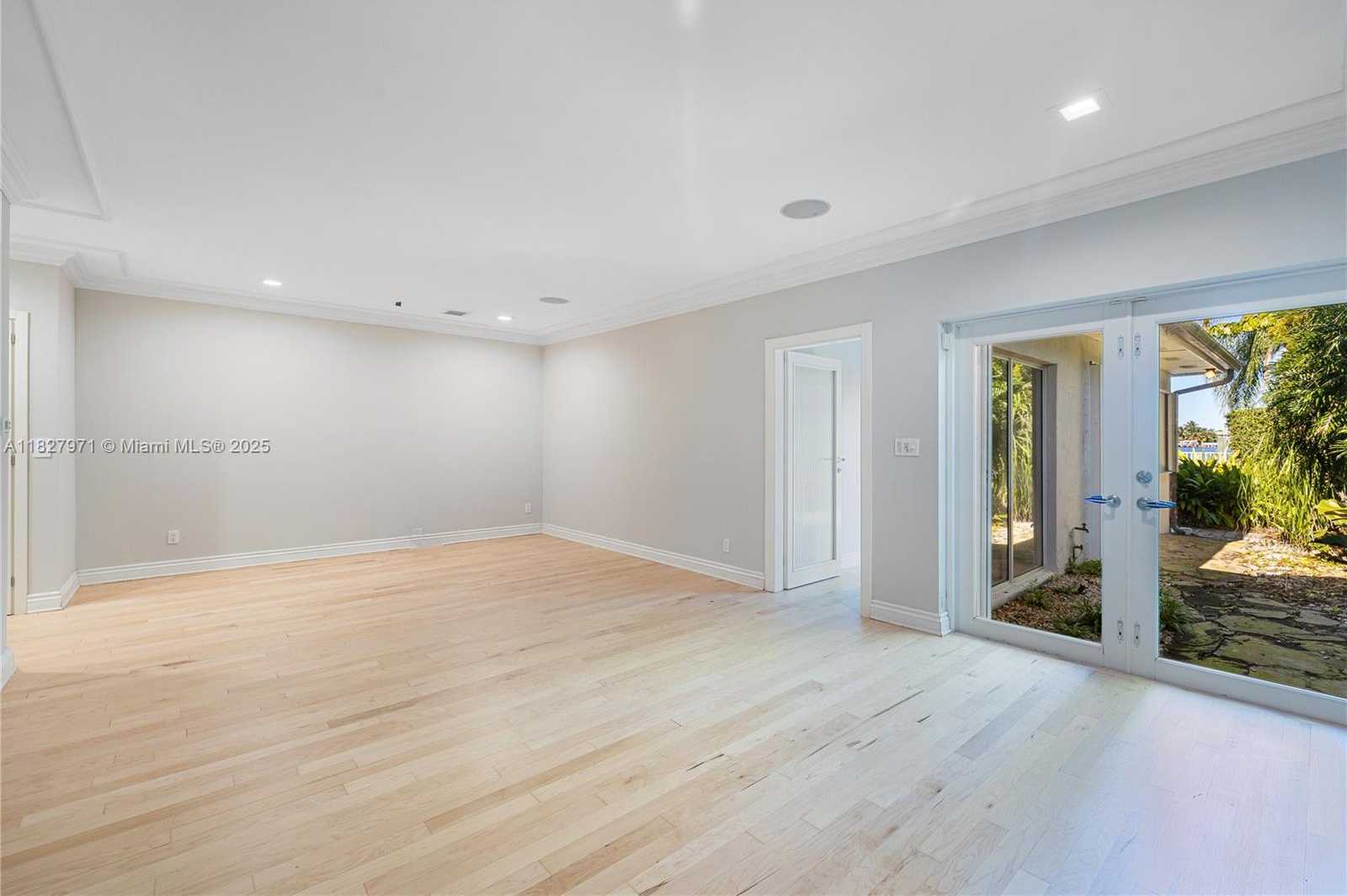 Small Image of 1375 NORTH BISCAYNE POINT RD, Miami Beach Number 31