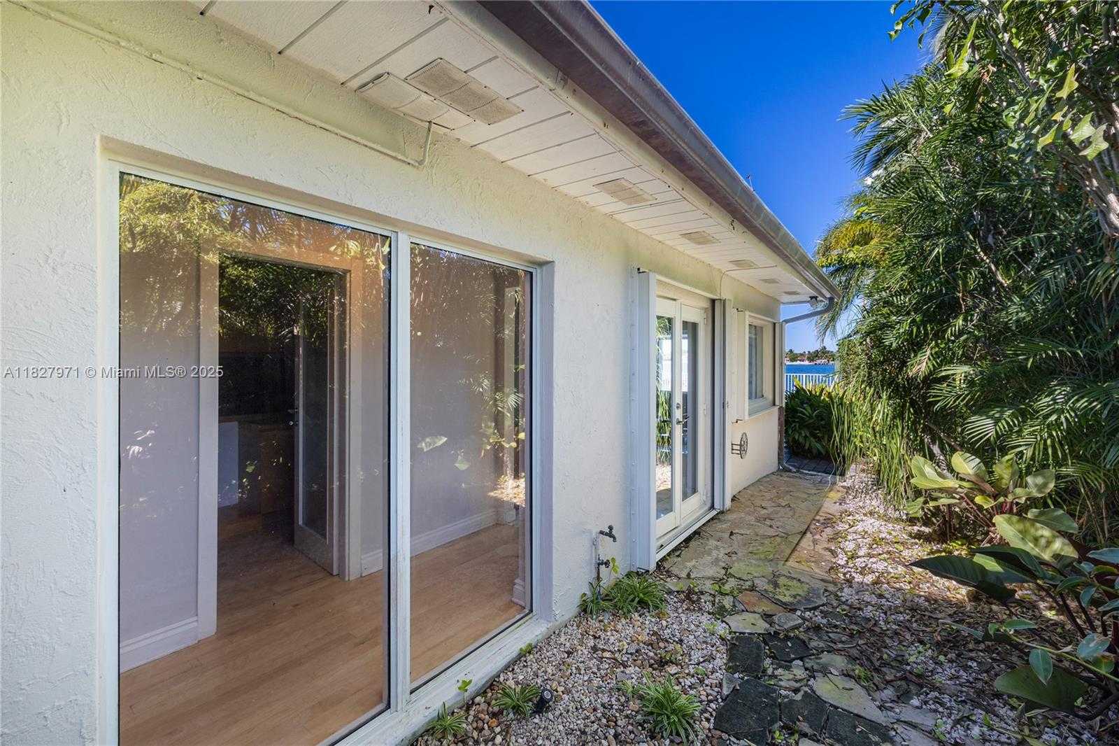 Small Image of 1375 NORTH BISCAYNE POINT RD, Miami Beach Number 34
