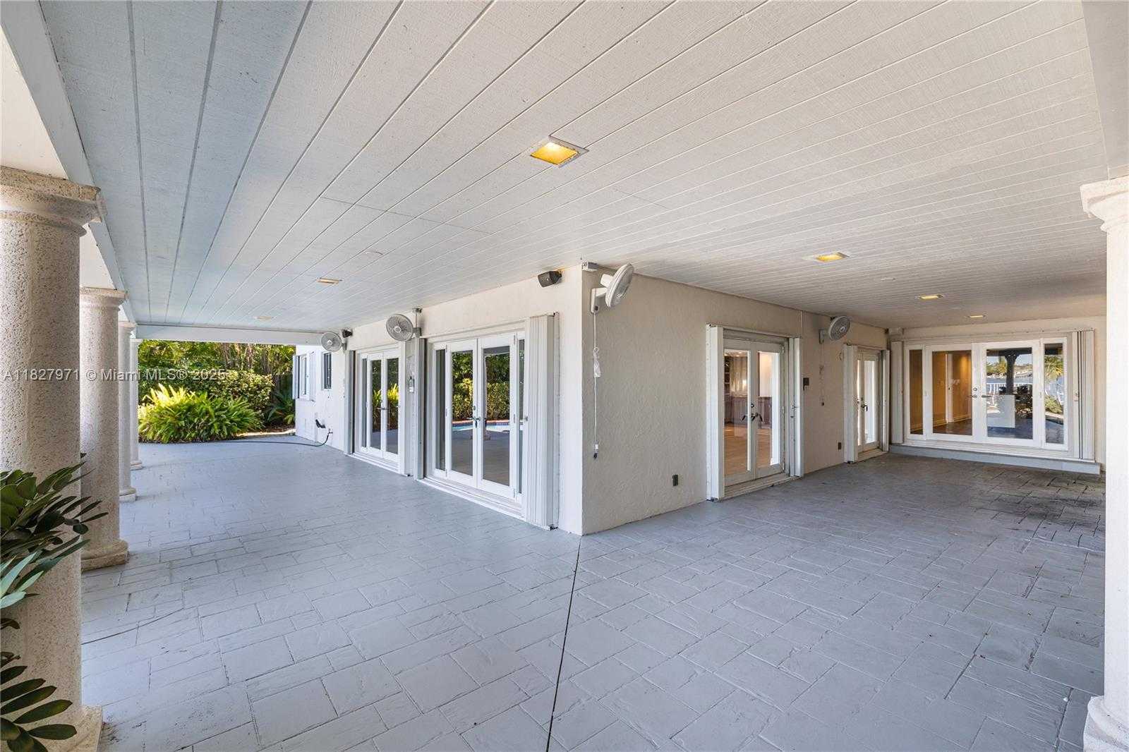 Small Image of 1375 NORTH BISCAYNE POINT RD, Miami Beach Number 36