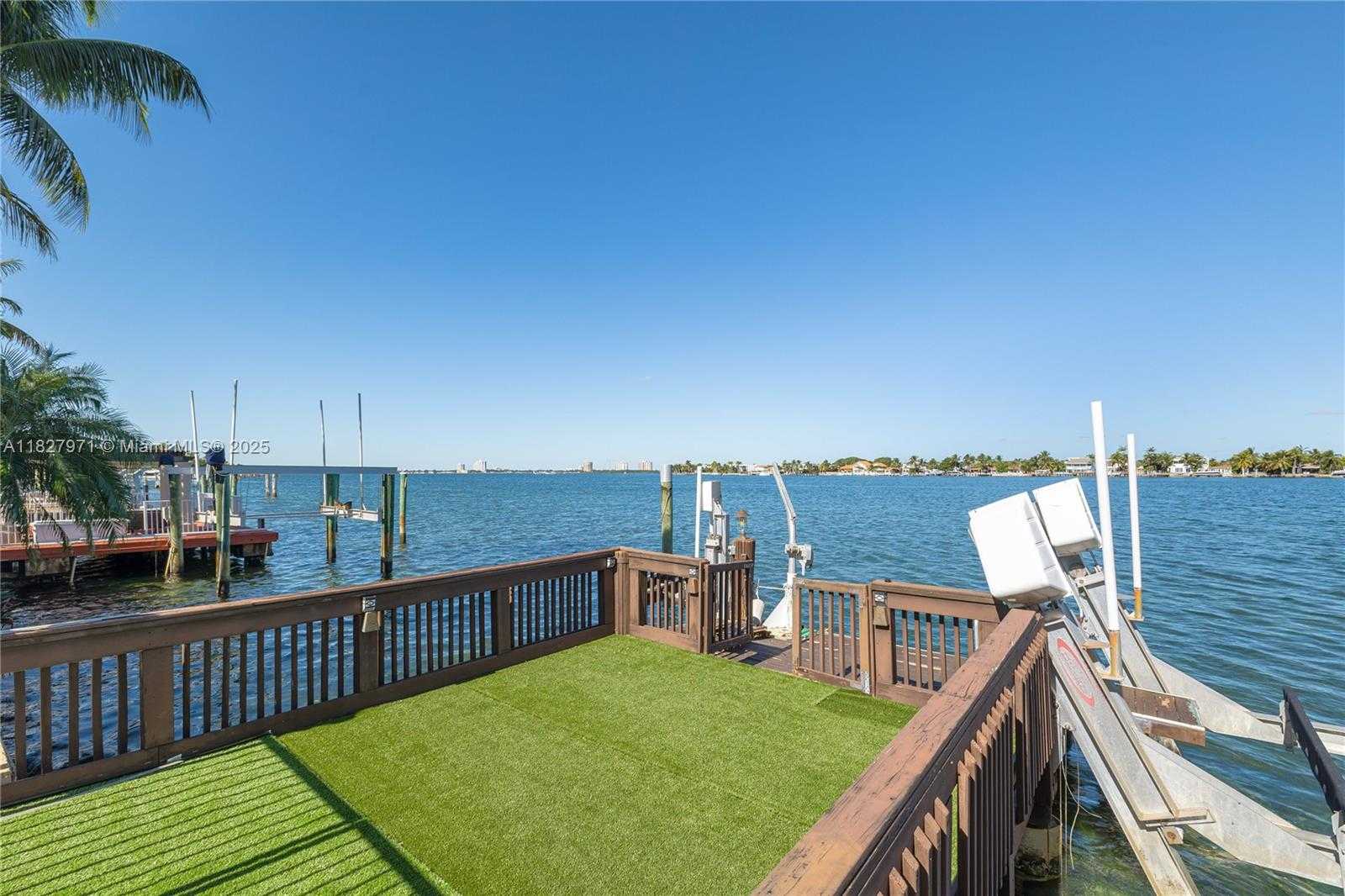 Small Image of 1375 NORTH BISCAYNE POINT RD, Miami Beach Number 39