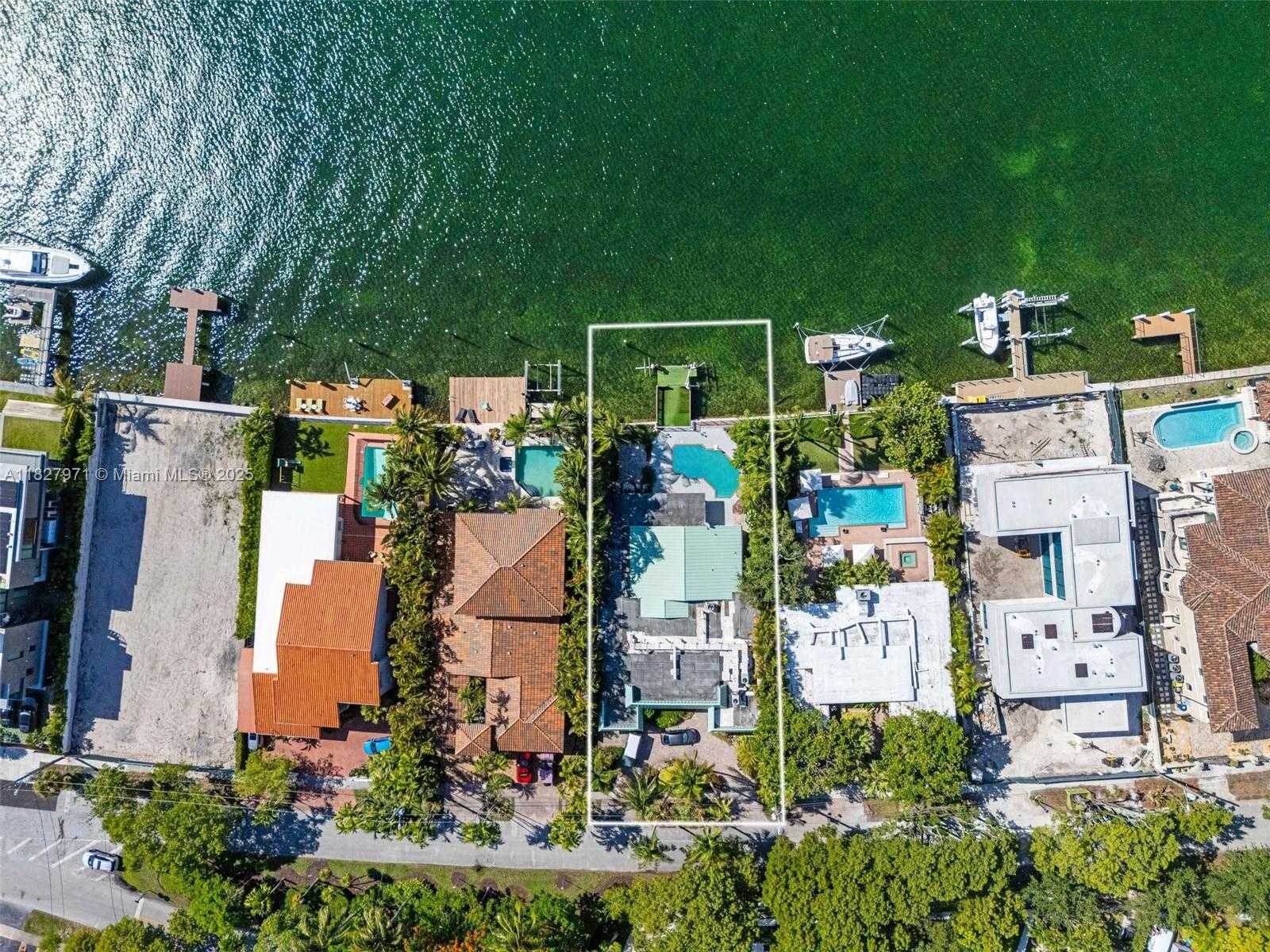 Small Image of 1375 NORTH BISCAYNE POINT RD, Miami Beach Number 5