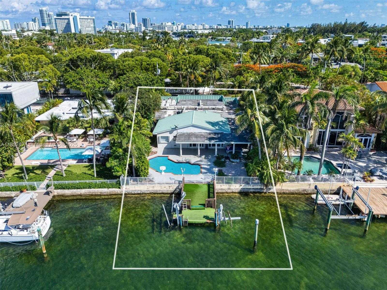 Small Image of 1375 NORTH BISCAYNE POINT RD, Miami Beach Number 7