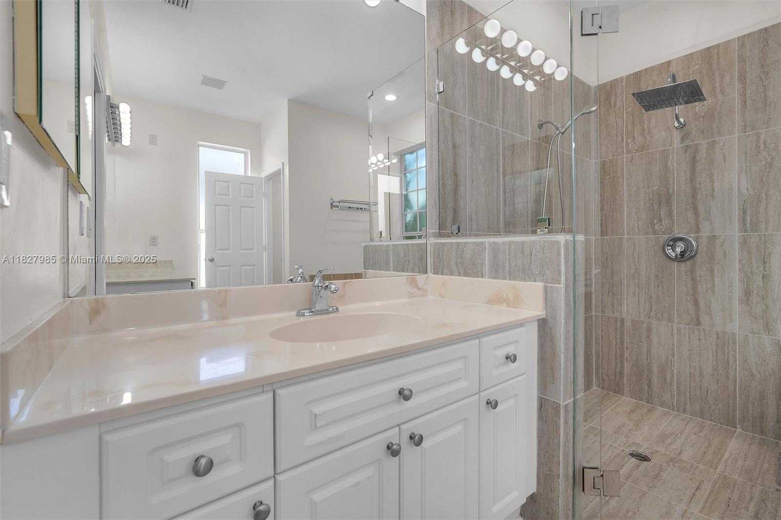 Small Image of 6201 FLORIDIAN CIR, Lake Worth Number 21