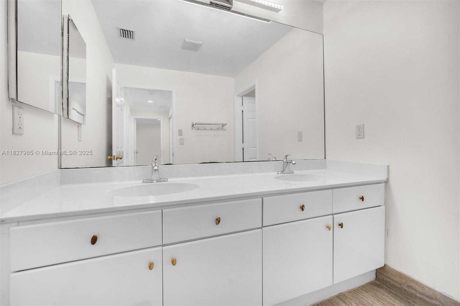 Small Image of 6201 FLORIDIAN CIR, Lake Worth Number 25