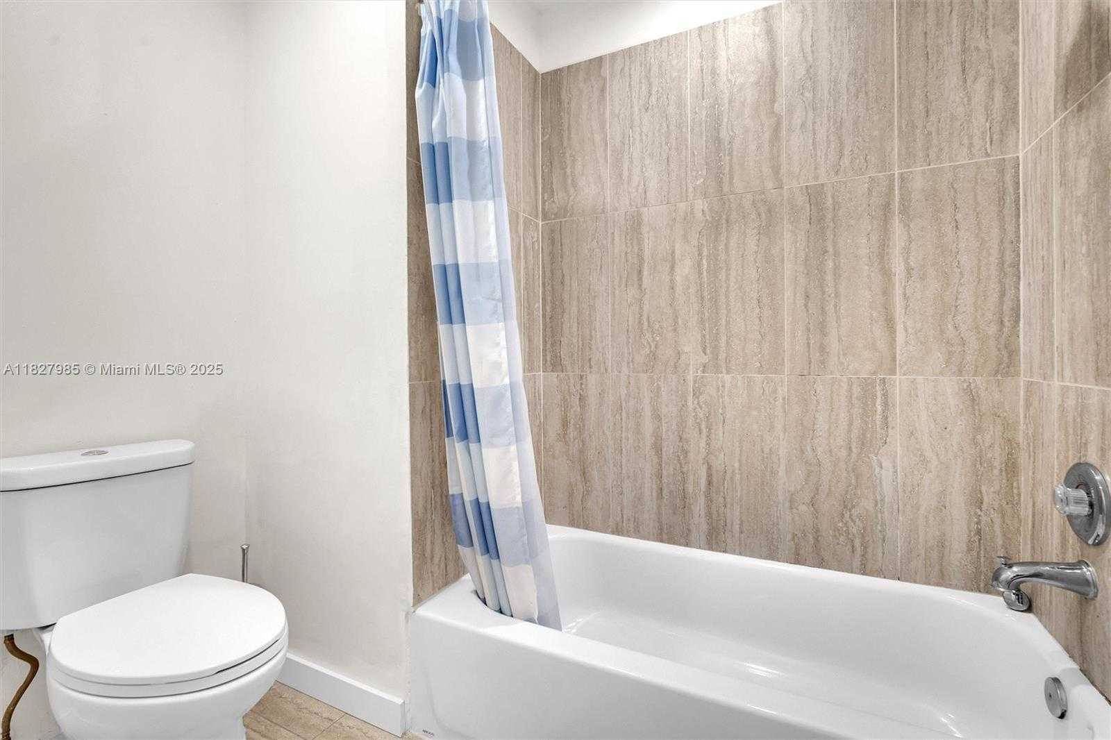 Small Image of 6201 FLORIDIAN CIR, Lake Worth Number 26