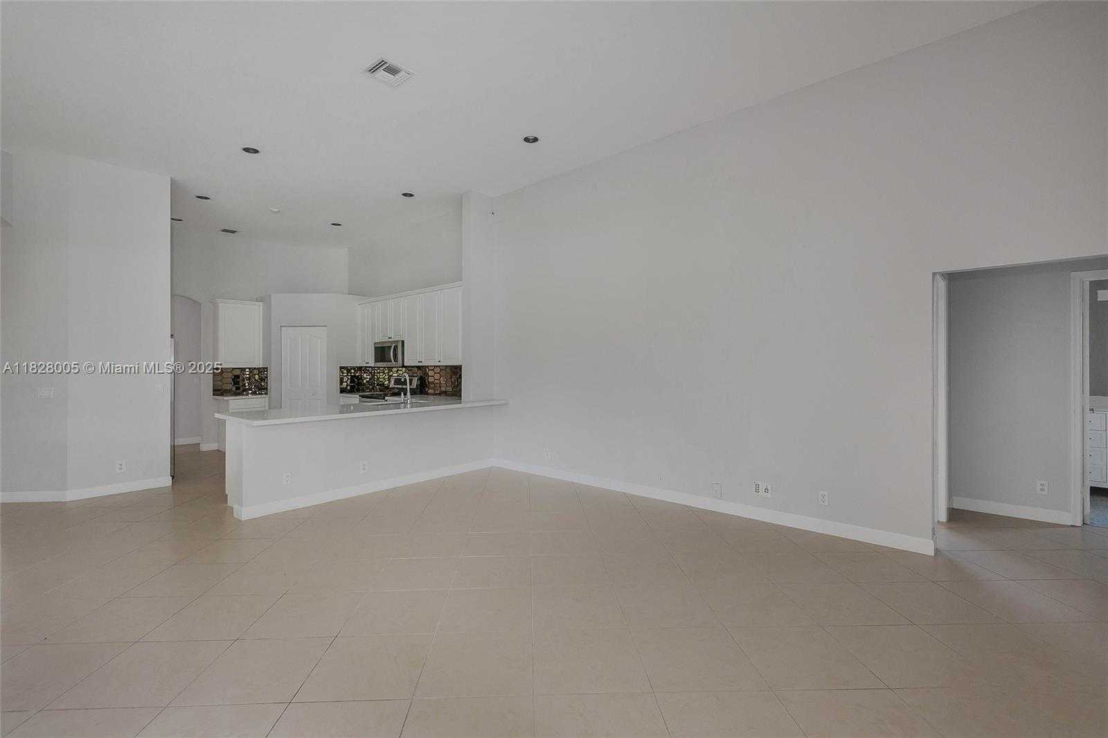 Small Image of 3843 OAK RIDGE CIR, Weston Number 10