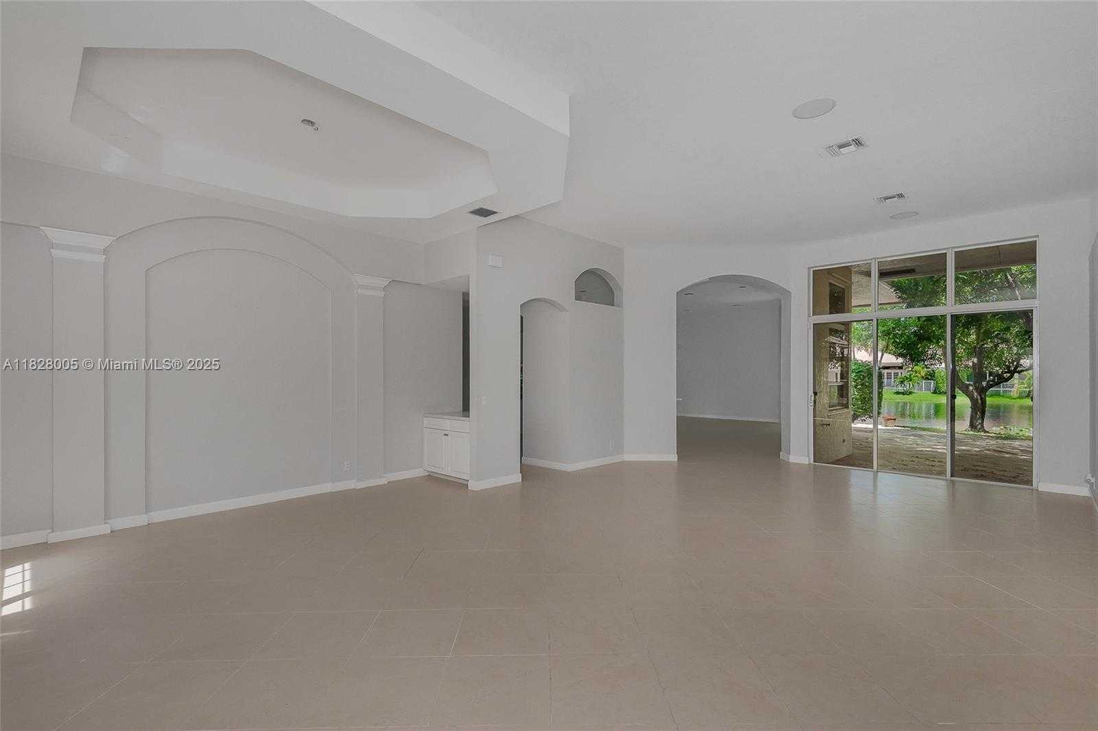 Small Image of 3843 OAK RIDGE CIR, Weston Number 11