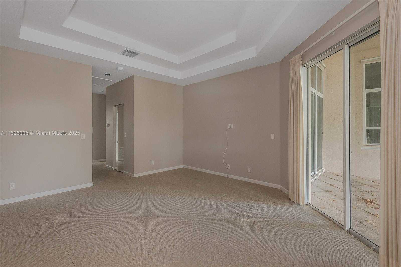 Small Image of 3843 OAK RIDGE CIR, Weston Number 17