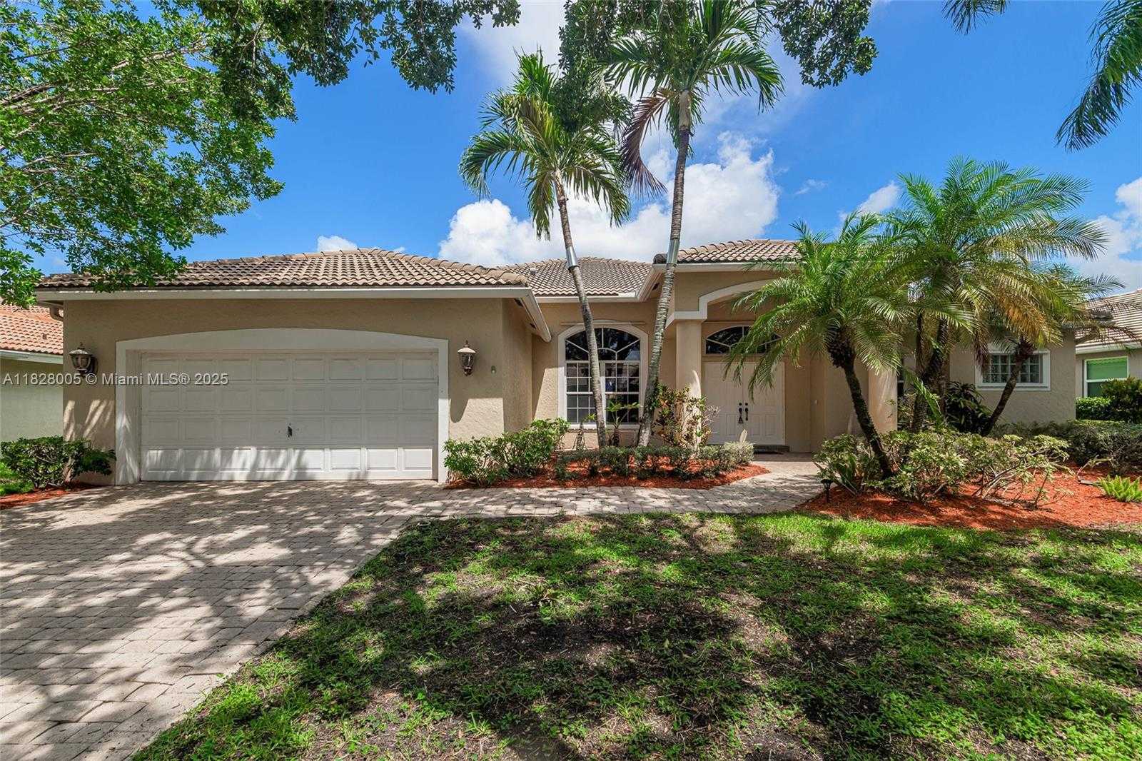 Small Image of 3843 OAK RIDGE CIR, Weston Number 2