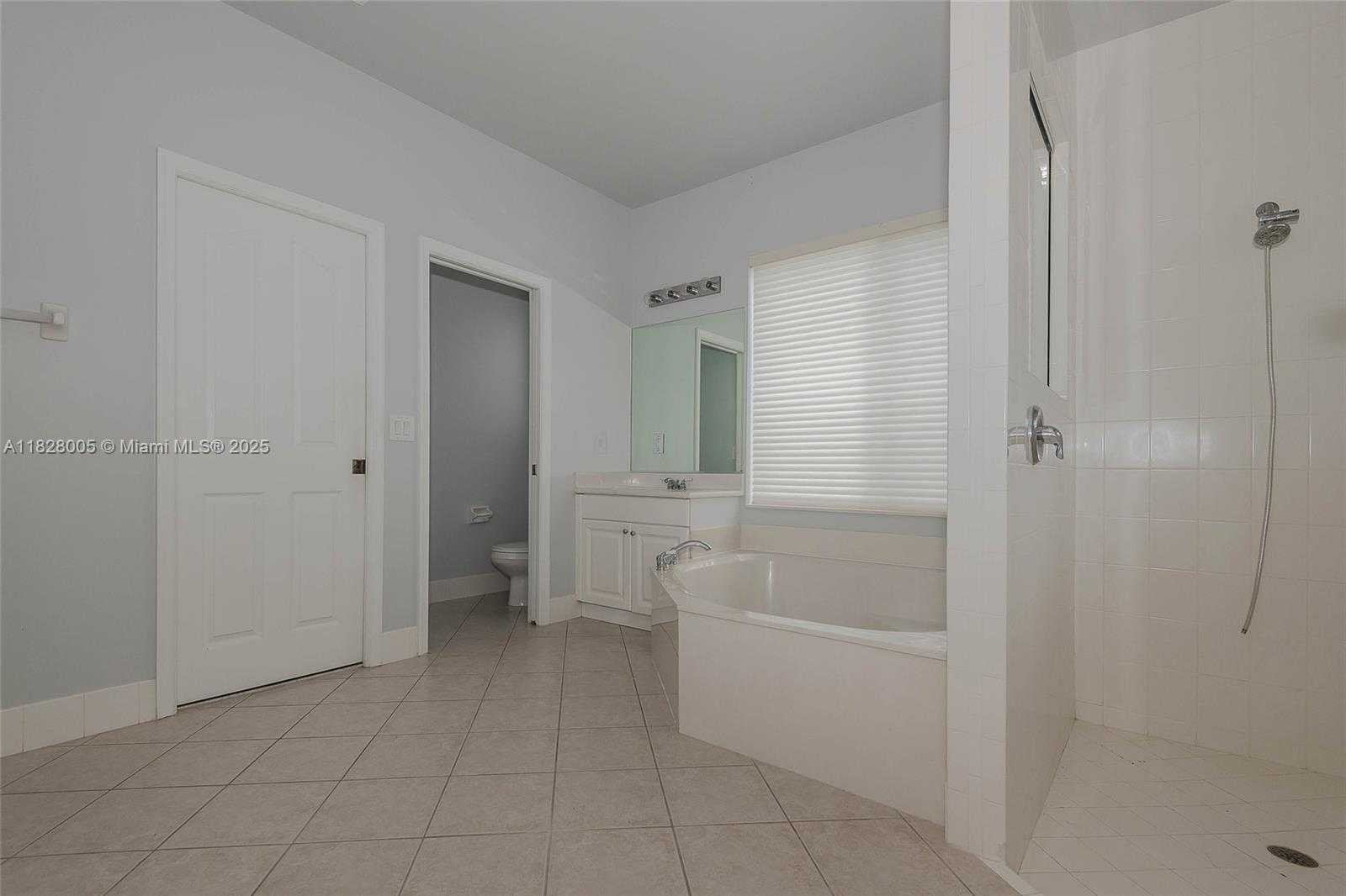 Small Image of 3843 OAK RIDGE CIR, Weston Number 20