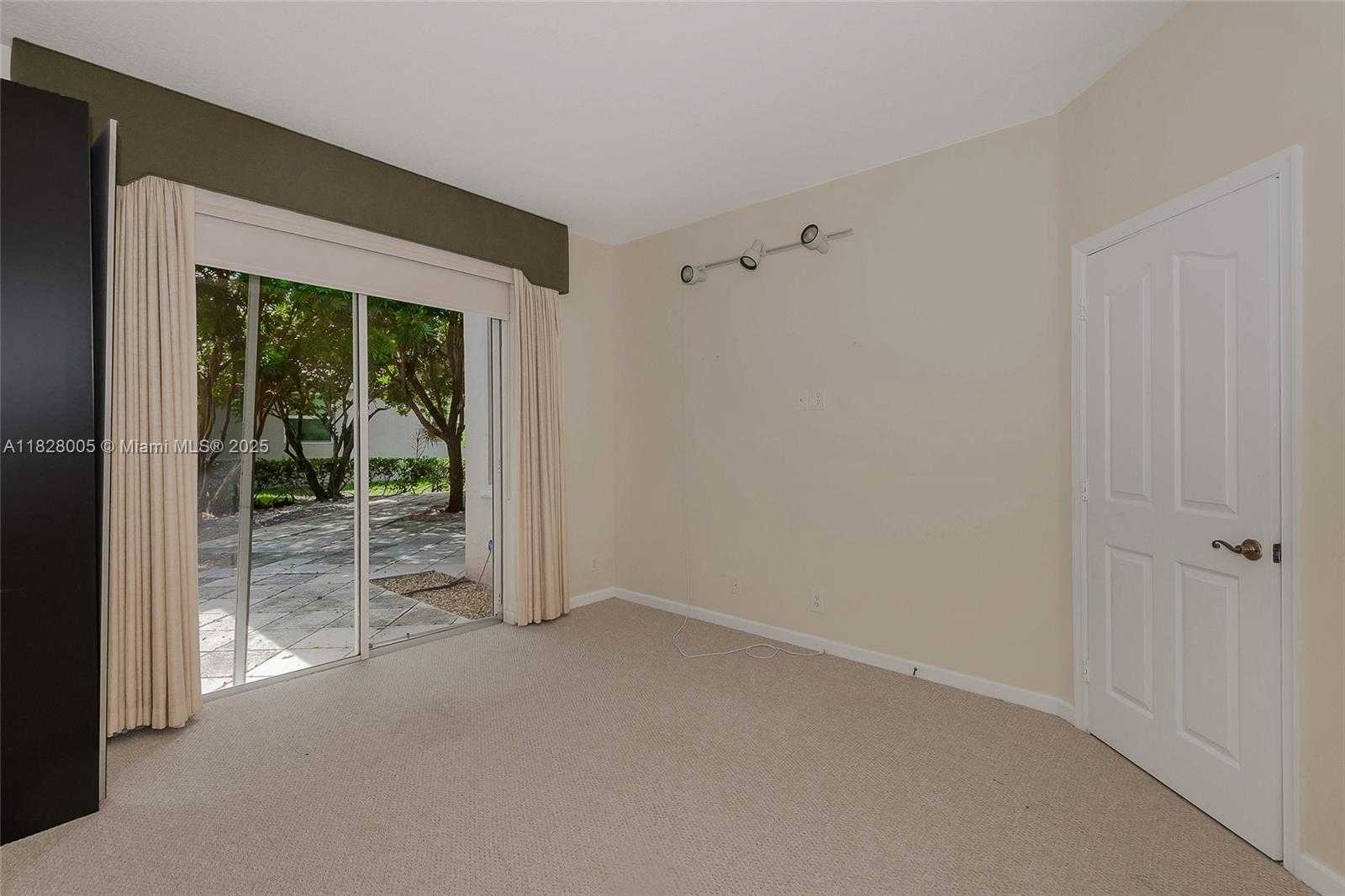 Small Image of 3843 OAK RIDGE CIR, Weston Number 23