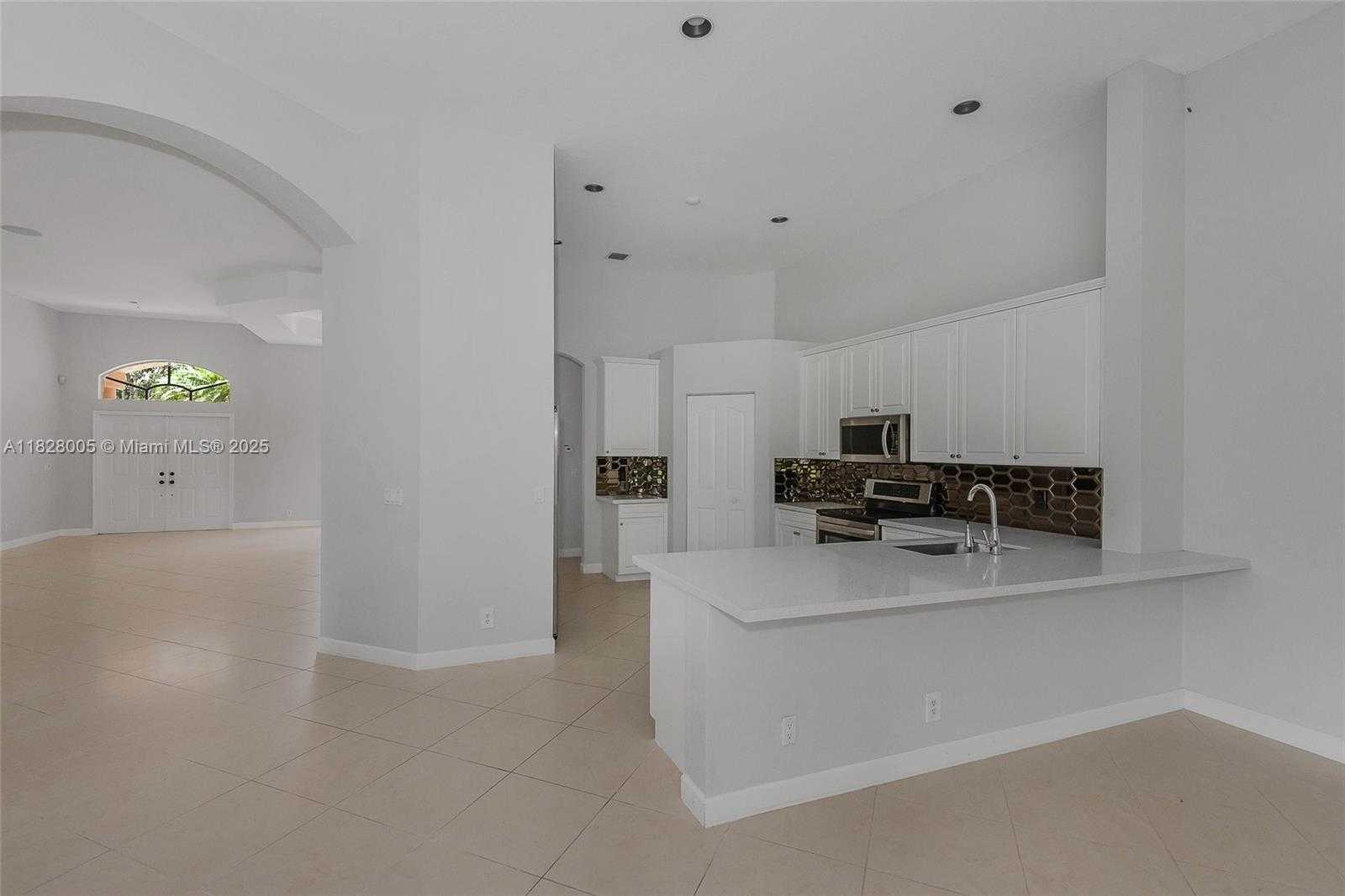 Small Image of 3843 OAK RIDGE CIR, Weston Number 3