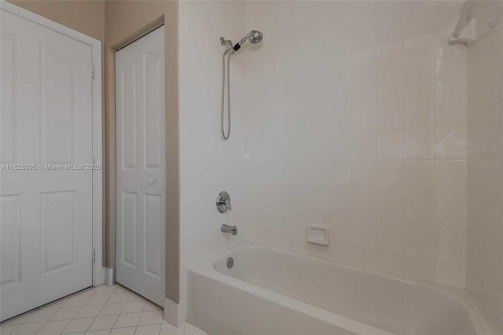 Small Image of 3843 OAK RIDGE CIR, Weston Number 31